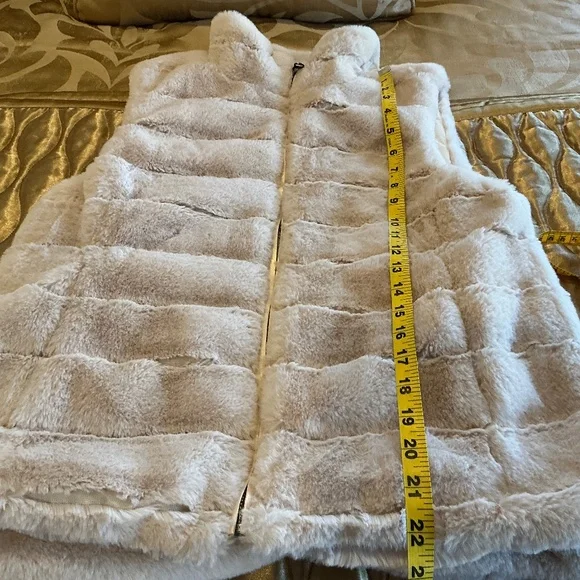 NWT Dylan Los Angeles Faux Fur Zip Up Jacket Ecru Color Size S - Picture 13 of 13